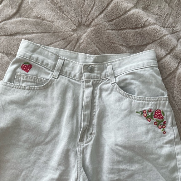 Vintage strawberry Lee shorts - Picture 3 of 5